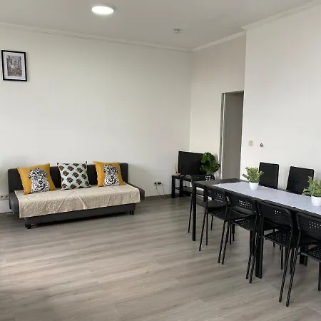 Plantin 3 Sleeping 2 Bathrooms. Anversa
