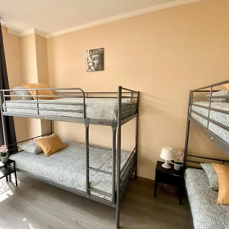 Plantin 3 Sleeping 2 Bathrooms. Appartamento Anversa