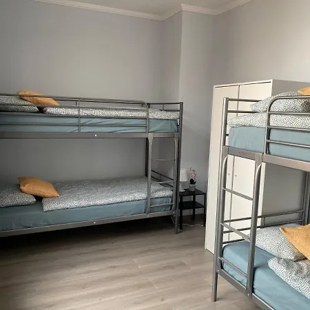 Plantin 3 Sleeping 2 Bathrooms. Anversa