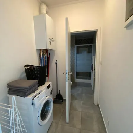 Plantin 3 Sleeping 2 Bathrooms. Anversa