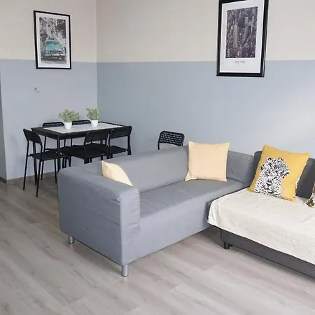 Plantin 3 Sleeping 2 Bathrooms. Anversa